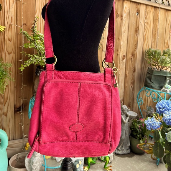 Fossil Bags Genuine Fossil Modern Cargo Organizer In Fuchsia